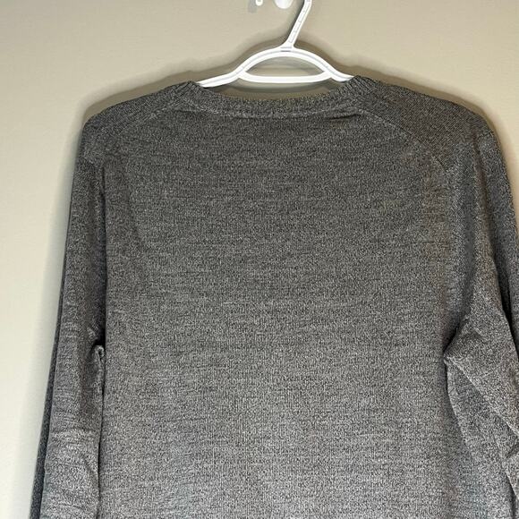 Banana Republic Men’s Gray V-Neck Sweater with Defect Size Medium Tall - Picture 14 of 16